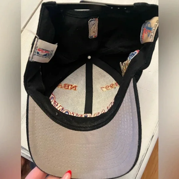 Vintage 1997 NBA Champions Chicago Bulls Hat - Picture 5 of 5